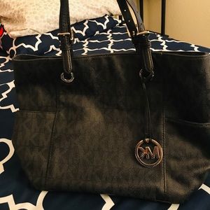 Michael Kors Jet Set tote